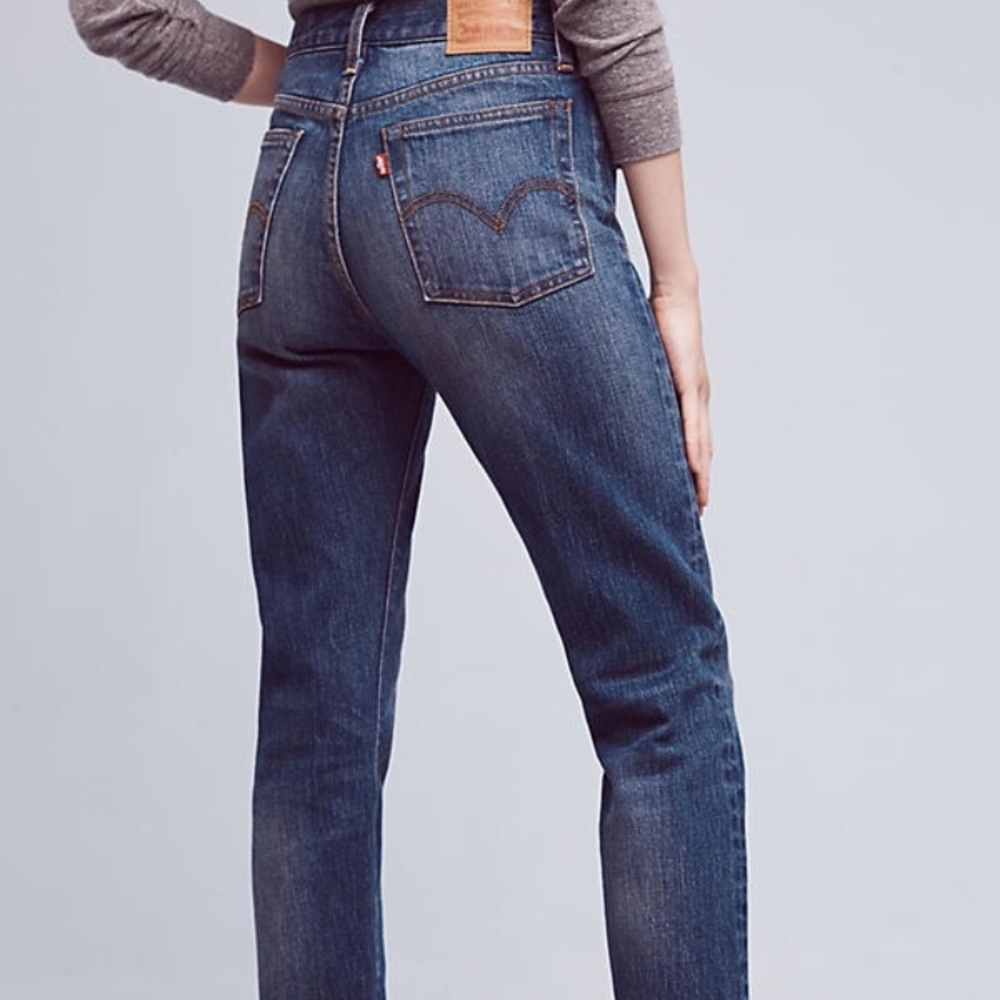 Levi’s High Rise Wedgie sz 27  RAW Hem